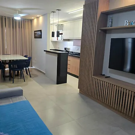 Apartamento Novo com 2 Suítes na Praia das Toninhas-2